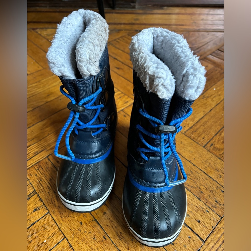 SOREL Yoot PAC Boys Boots Size 2Y